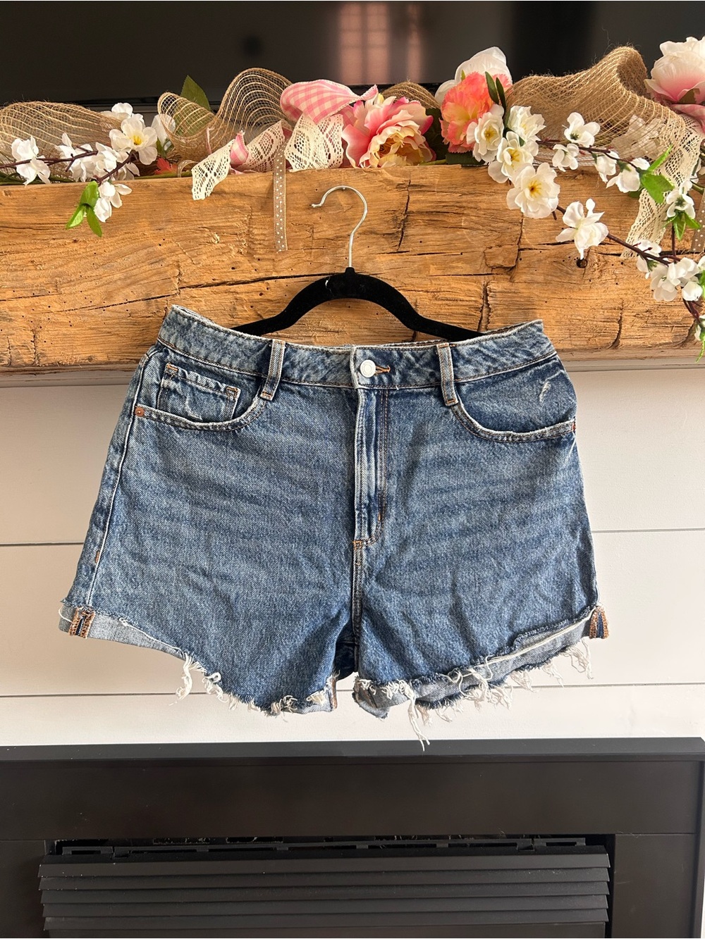 Dynamite Distressed Mid-Blue Denim Shorts